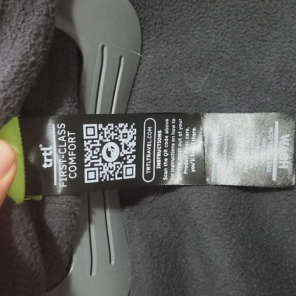 Trtl Travel Pillow and Bag Set - Black - Picture 2 of 2